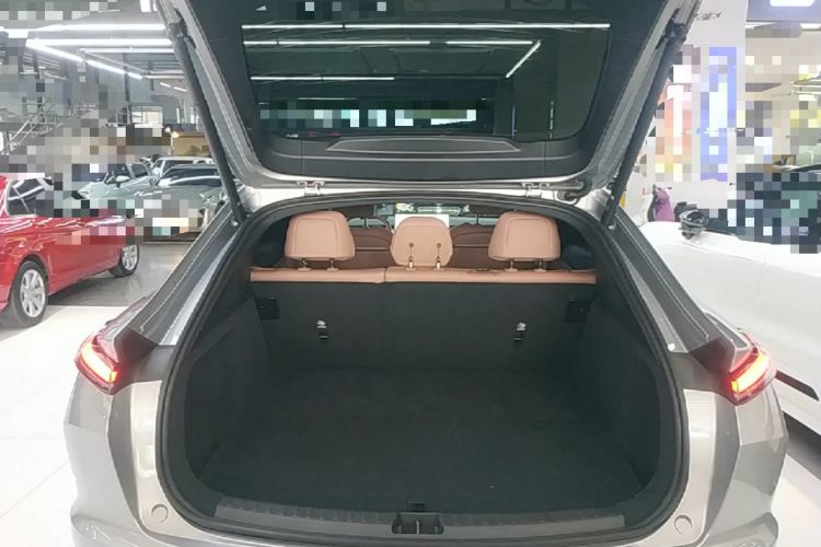 Used ONVO L60 2025 Model—85 kWh Rear-Wheel-Drive Version Trunk