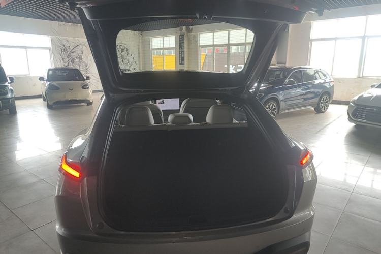 Used ONVO L60 2025 Model—60 kWh Rear-Wheel-Drive Version Trunk