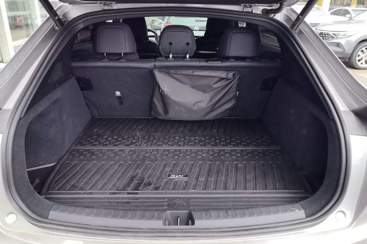 Used ONVO L60 2025 Model—60 kWh Rear-Wheel-Drive Version Trunk
