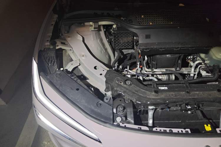 Used ONVO L60 2025 Model—60 kWh Rear-Wheel-Drive Version Engine Bay Right