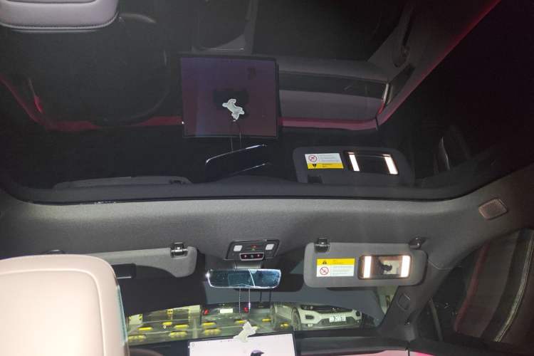 Used ONVO L60 2025 Model—60 kWh Rear-Wheel-Drive Version Headliner