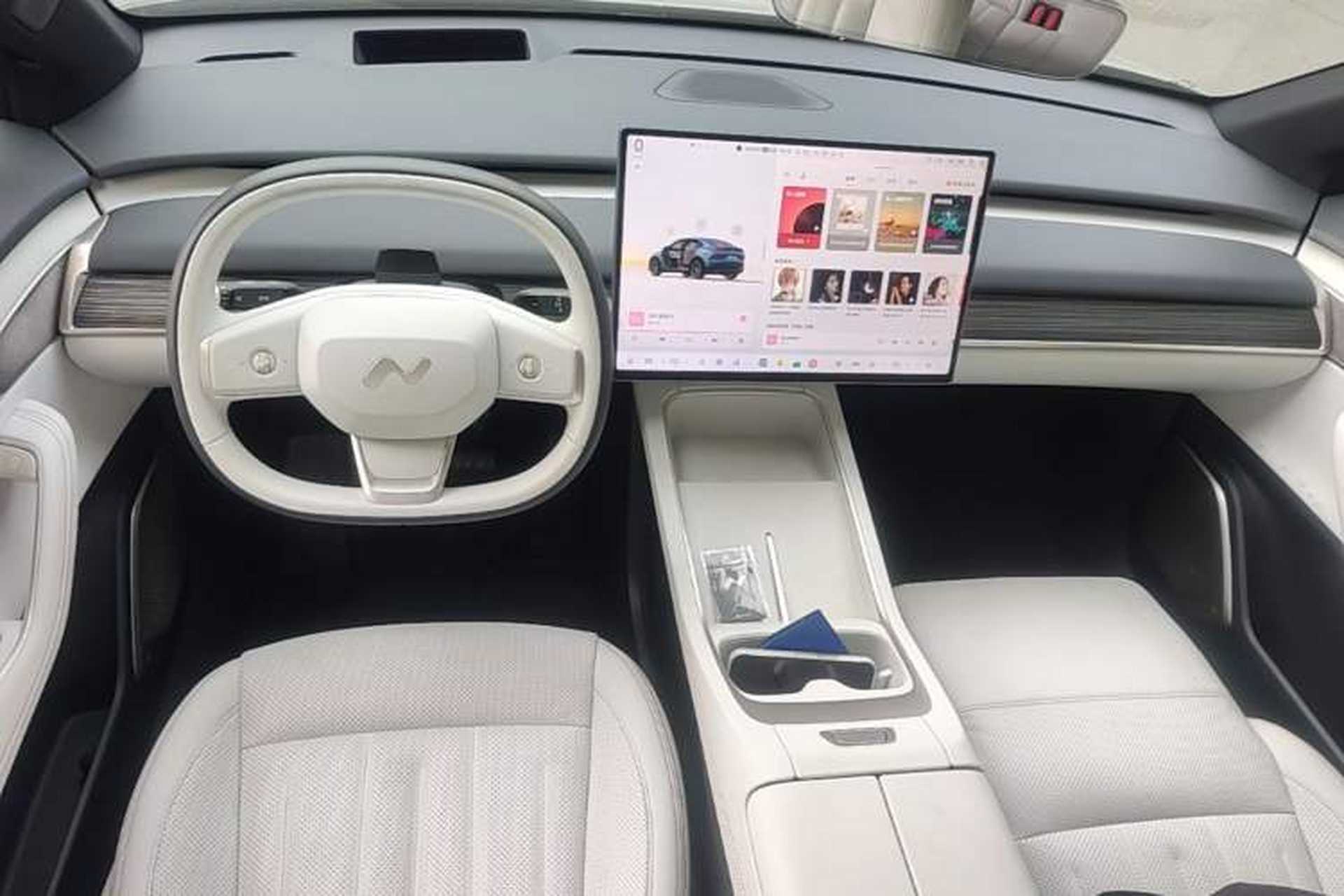 Used ONVO L60 2025 Model—60 kWh Rear-Wheel-Drive Version Center Console