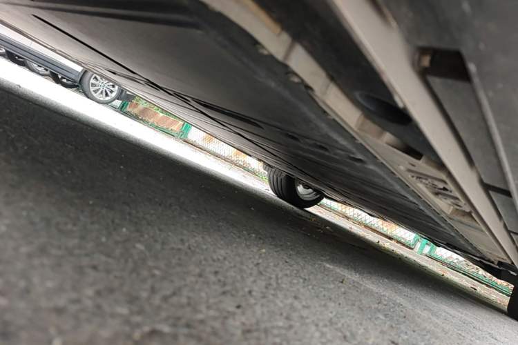 Used ONVO L60 2025 Model—60 kWh All-Wheel-Drive Version Chassis Front Left