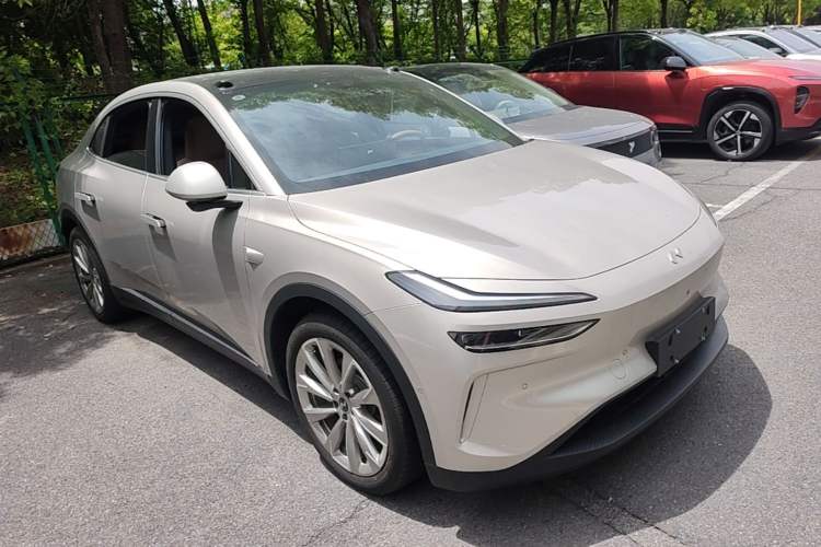 Used ONVO L60 2025 Model—60 kWh All-Wheel-Drive Version Front Right 45 Deg