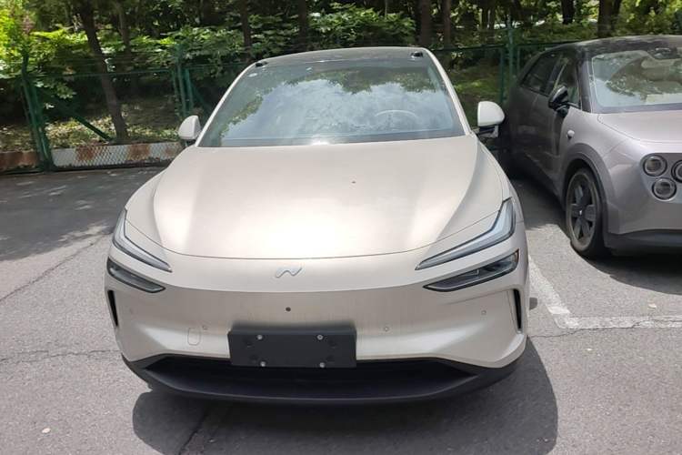 Used ONVO L60 2025 Model—60 kWh All-Wheel-Drive Version Front
