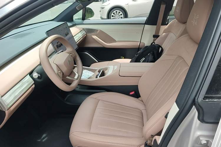 Used ONVO L60 2025 Model—60 kWh All-Wheel-Drive Version Left Front Seat