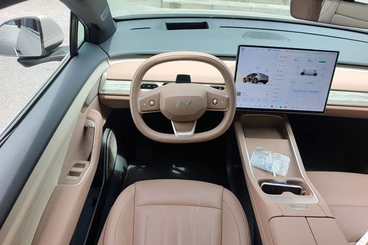 Used ONVO L60 2025 Model—60 kWh All-Wheel-Drive Version Steering Wheel