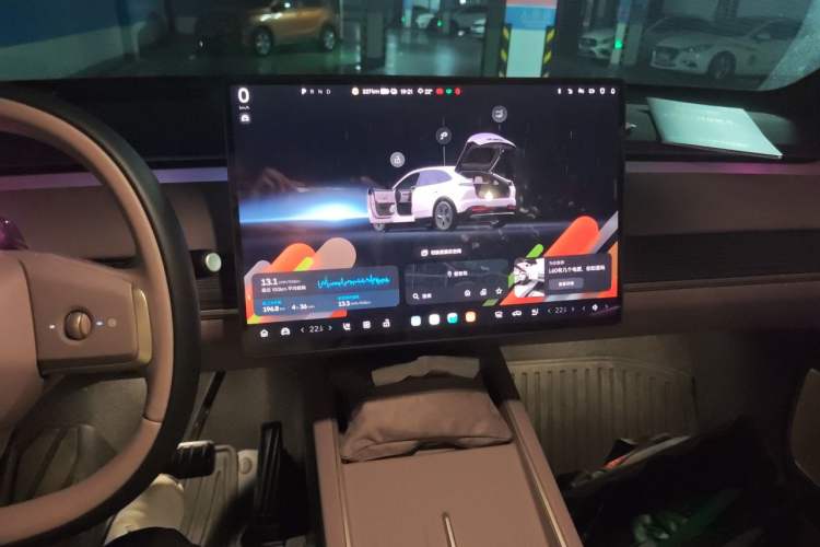 Used ONVO L60 2025 Model—60 kWh Rear-Wheel-Drive Version Audio And AC Panel
