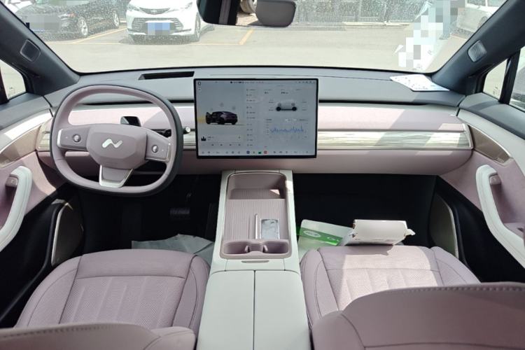 Used ONVO L60 2025 Model, 60kWh Violet Limited Edition Center Console