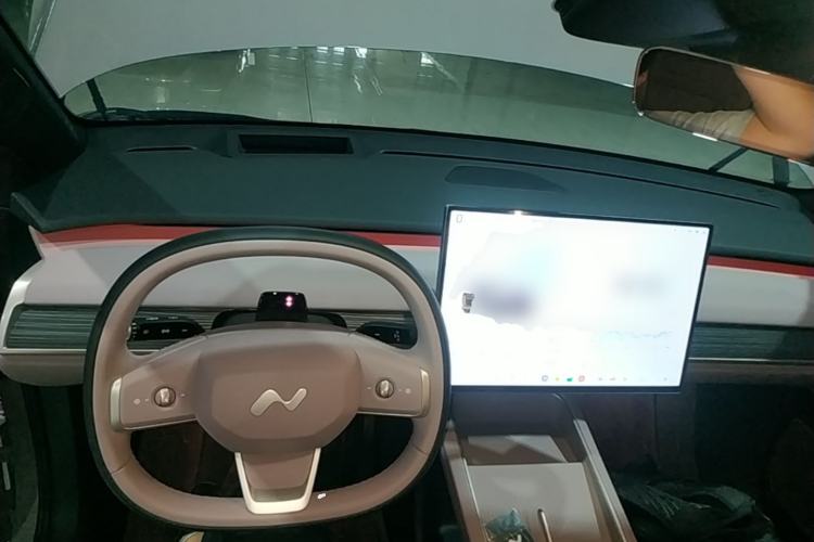 Used ONVO L60 2025 Model—85 kWh Rear-Wheel-Drive Version Center Console