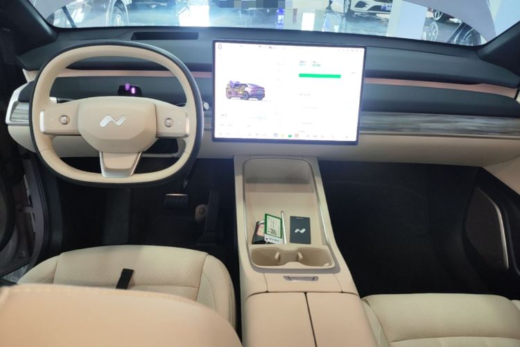 Used ONVO L60 2025 Model—60 kWh All-Wheel-Drive Version Center Console