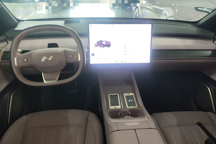Used ONVO L60 2025 Model—60 kWh All-Wheel-Drive Version Center Console