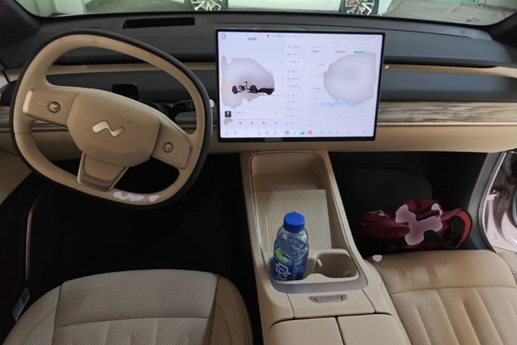Used ONVO L60 2025 Model—60 kWh All-Wheel-Drive Version Center Console
