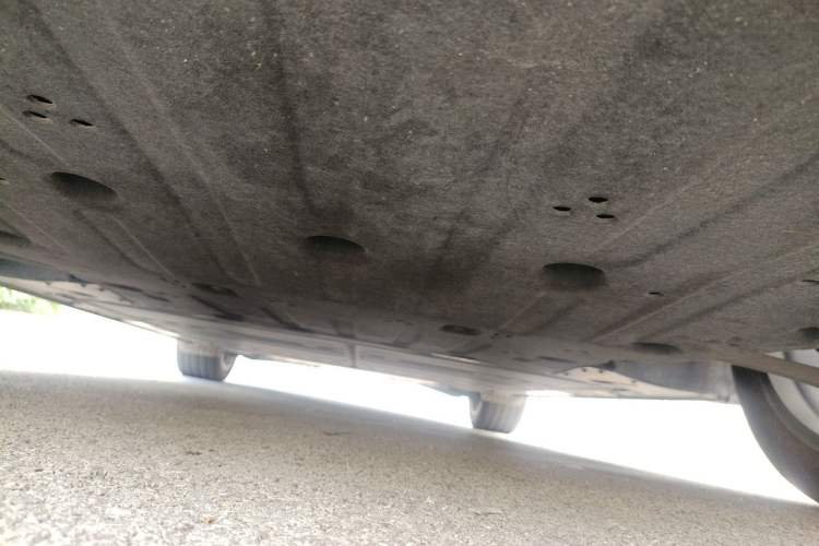 Used ONVO L60 2025 Model—60 kWh Rear-Wheel-Drive Version Chassis Front