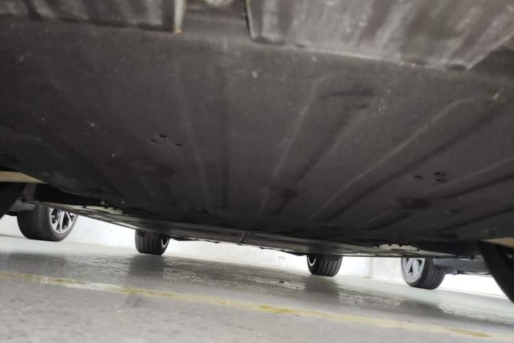 Used ONVO L60 2025 Model—60 kWh Rear-Wheel-Drive Version Chassis Front
