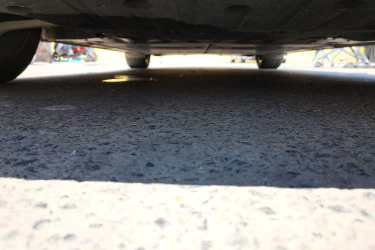 Used ONVO L60 2025 Model—60 kWh Rear-Wheel-Drive Version Chassis Front