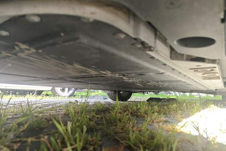 Used ONVO L60 2025 Model—60 kWh Rear-Wheel-Drive Version Chassis Front Left