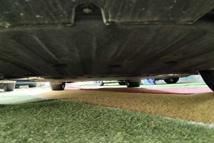 Used ONVO L60 2025 Model—60 kWh Rear-Wheel-Drive Version Chassis Front