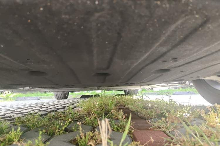 Used ONVO L60 2025 Model—60 kWh Rear-Wheel-Drive Version Chassis Front