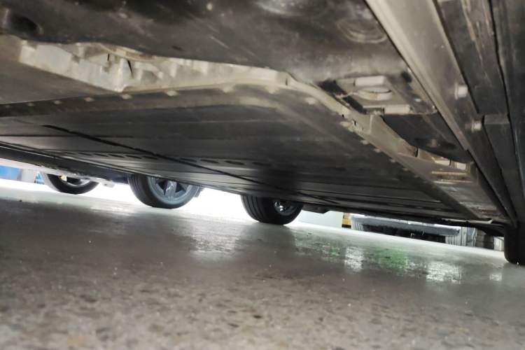Used ONVO L60 2025 Model—60 kWh Rear-Wheel-Drive Version Chassis Rear Right