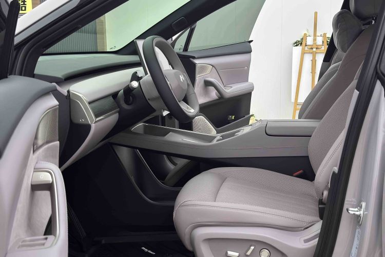 Used ONVO L60 2025 Model—60 kWh Rear-Wheel-Drive Version Driver Seat