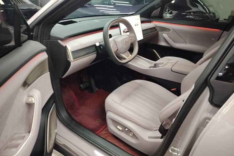 Used ONVO L60 2025 Model—60 kWh Rear-Wheel-Drive Version Driver Seat