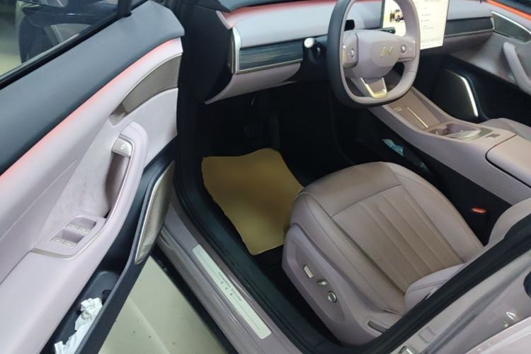Used ONVO L60 2025 Model—60 kWh Rear-Wheel-Drive Version Driver Seat