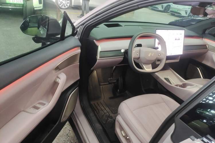 Used ONVO L60 2025 Model—60 kWh Rear-Wheel-Drive Version Driver Seat