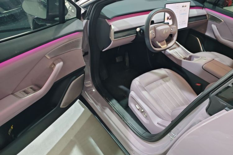 Used ONVO L60 2025 Model—60 kWh Rear-Wheel-Drive Version Driver Seat
