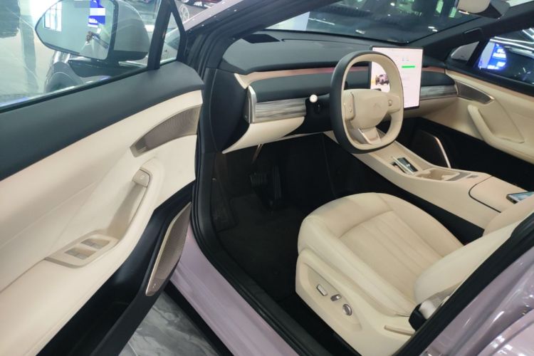 Used ONVO L60 2025 Model—60 kWh All-Wheel-Drive Version Driver Seat