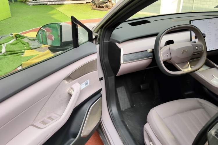 Used ONVO L60 2025 Model—60 kWh Rear-Wheel-Drive Version Driver Seat