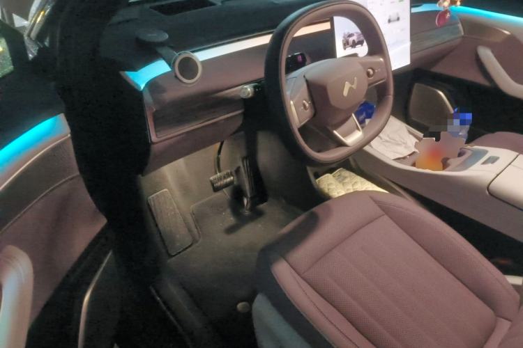 Used ONVO L60 2025 Model, 60kWh Violet Limited Edition Driver Seat