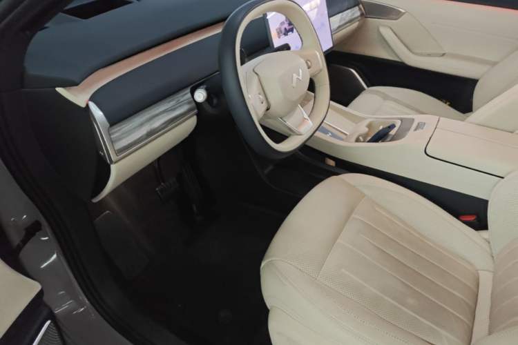 Used ONVO L60 2025 Model—60 kWh All-Wheel-Drive Version Driver Seat