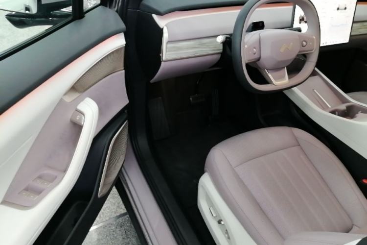 Used ONVO L60 2025 Model, 60kWh Violet Limited Edition Driver Seat
