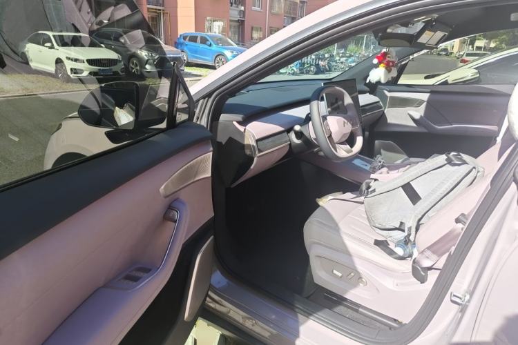 Used ONVO L60 2025 Model—60 kWh Rear-Wheel-Drive Version Driver Seat