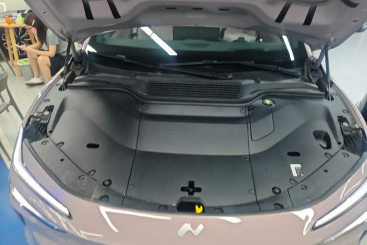 Used ONVO L60 2025 Model, 60kWh Violet Limited Edition Engine Bay