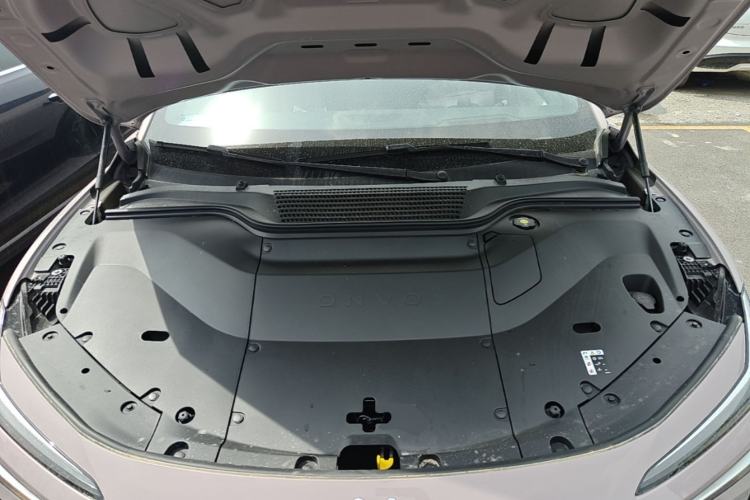Used ONVO L60 2025 Model, 60kWh Violet Limited Edition Engine Bay