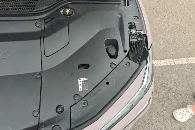 Used ONVO L60 2025 Model—60 kWh Rear-Wheel-Drive Version Engine Bay Left