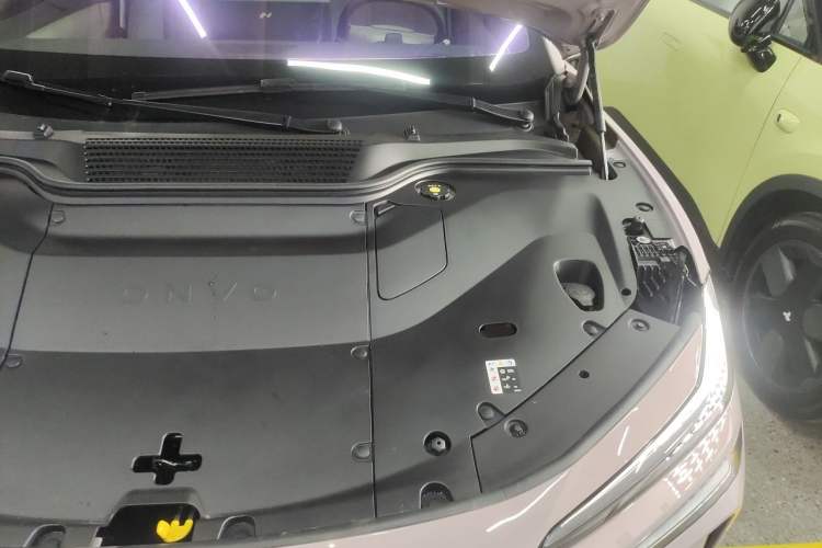 Used ONVO L60 2025 Model—60 kWh Rear-Wheel-Drive Version Engine Bay Left