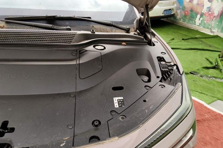 Used ONVO L60 2025 Model—60 kWh Rear-Wheel-Drive Version Engine Bay Left