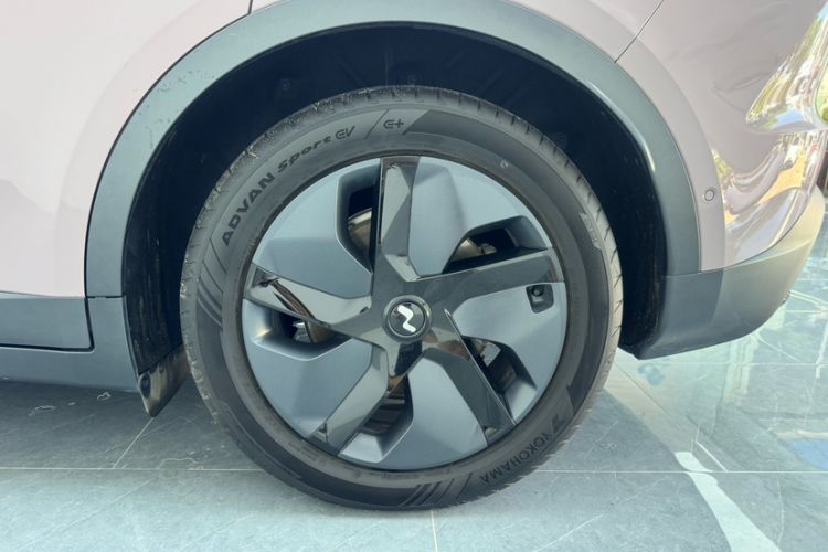 Used ONVO L60 2025 Model—60 kWh Rear-Wheel-Drive Version Exterior 11