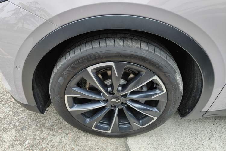 Used ONVO L60 2025 Model—60 kWh All-Wheel-Drive Version Exterior 2