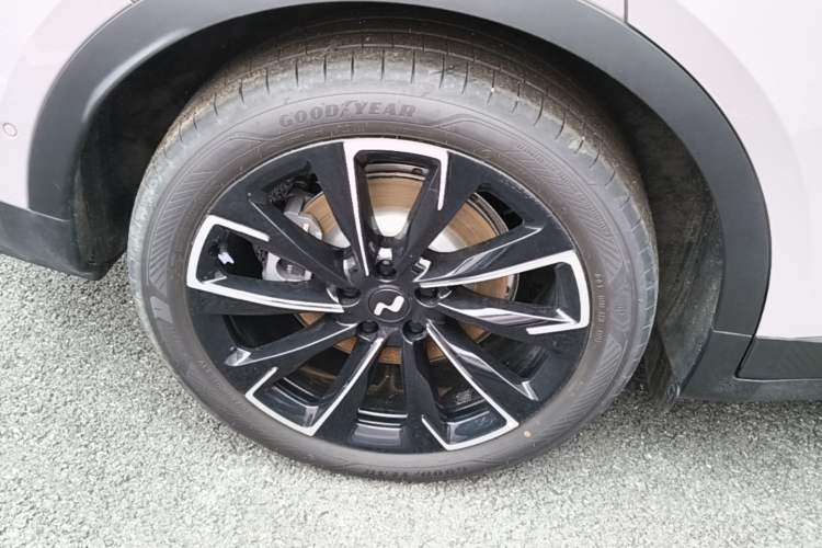 Used ONVO L60 2025 Model, 60kWh Violet Limited Edition Exterior 5