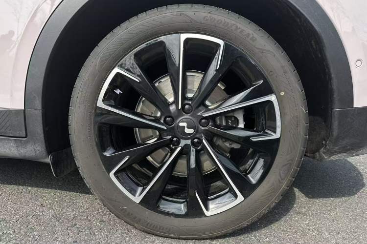 Used ONVO L60 2025 Model, 60kWh Violet Limited Edition Exterior 7