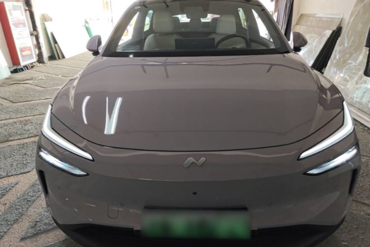 Used ONVO L60 2025 Model—60 kWh All-Wheel-Drive Version Front