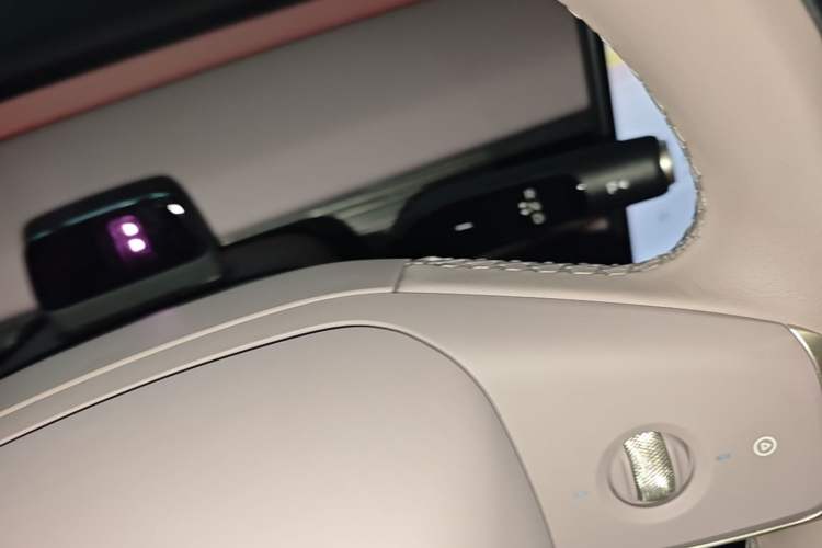 Used ONVO L60 2025 Model—60 kWh Rear-Wheel-Drive Version Gear Lever