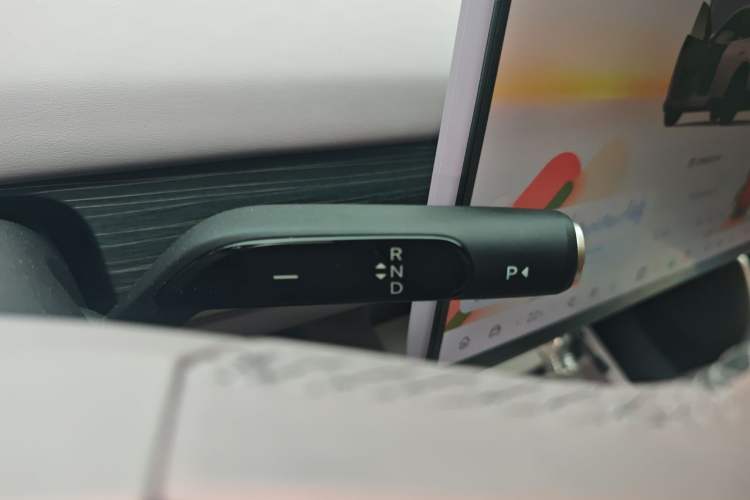 Used ONVO L60 2025 Model—60 kWh Rear-Wheel-Drive Version Gear Lever