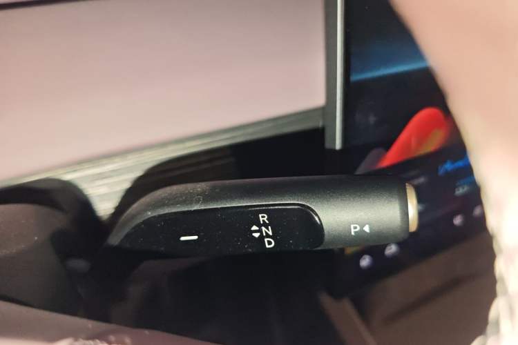 Used ONVO L60 2025 Model—60 kWh Rear-Wheel-Drive Version Gear Lever