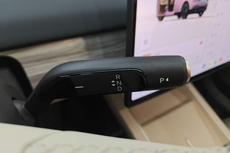 Used ONVO L60 2025 Model—60 kWh Rear-Wheel-Drive Version Gear Lever