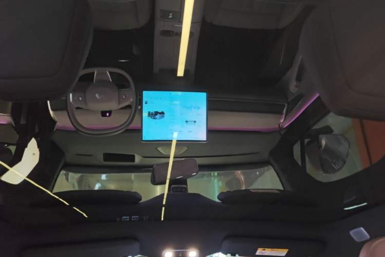 Used ONVO L60 2025 Model—60 kWh Rear-Wheel-Drive Version Headliner